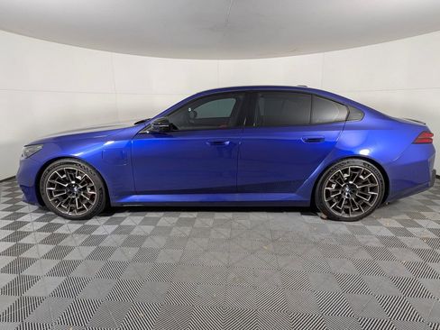 Used 2025 BMW M5 w/ Executive Package image 2