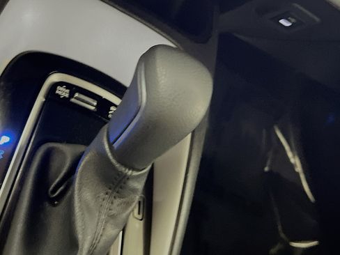 Used 2025 Toyota Corolla SE FWD image 24