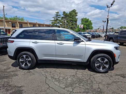 Used 2024 Jeep Grand Cherokee Limited 4xe AWD/4WD image 7