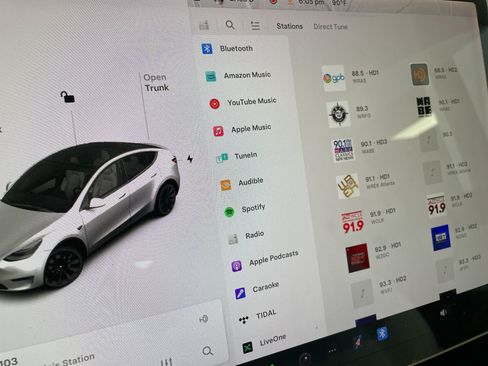 Used 2022 Tesla Model Y Long Range AWD/4WD image 29