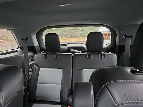 Used 2023 Ford Explorer XLT w/ Equipment Group 202A AWD/4WD image 51