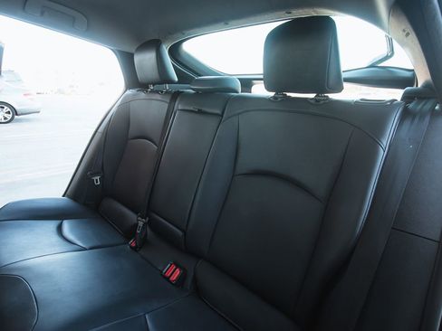 Used 2022 Toyota Prius XLE image 10