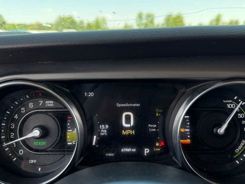 Used 2022 Jeep Wrangler Unlimited Rubicon 4xe AWD/4WD image 11