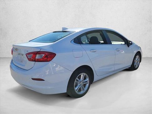 Used 2016 Chevrolet Cruze LT w/ Convenience Package image 5