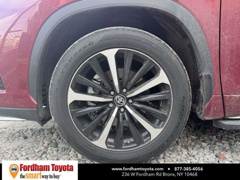 Used 2022 Toyota Highlander XSE image 9