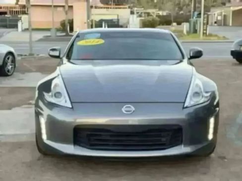 Used 2014 Nissan 370Z Coupe RWD image 3