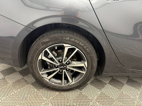 Used 2024 Kia Forte LXS FWD image 17