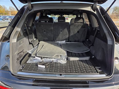 Certified 2025 Audi Q7 3.0T Prestige w/ Prestige Package image 8