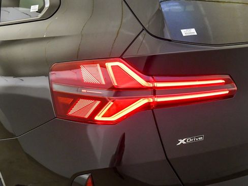 Used 2025 BMW X3 xDrive30i w/ M Sport Package image 12