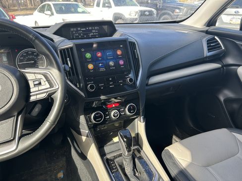 Used 2023 Subaru Forester Limited image 12