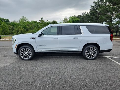 New 2026 GMC Yukon XL Denali AWD/4WD image 2