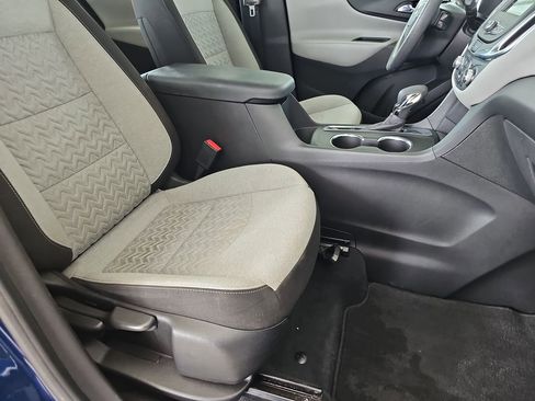 Used 2022 Chevrolet Equinox LS FWD image 13