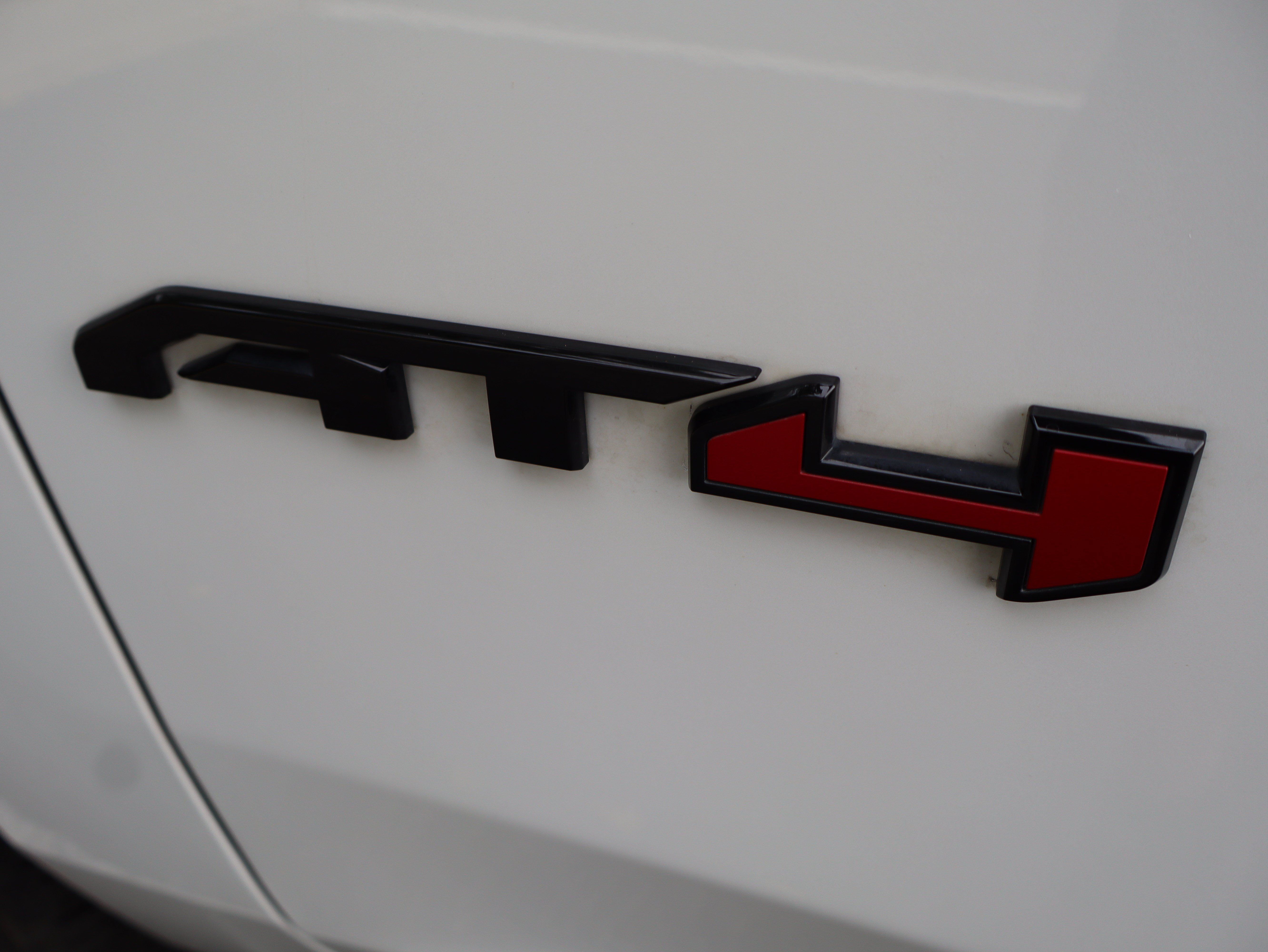 Used 2024 GMC Yukon AT4 w/ Technology Package AWD/4WD image 17