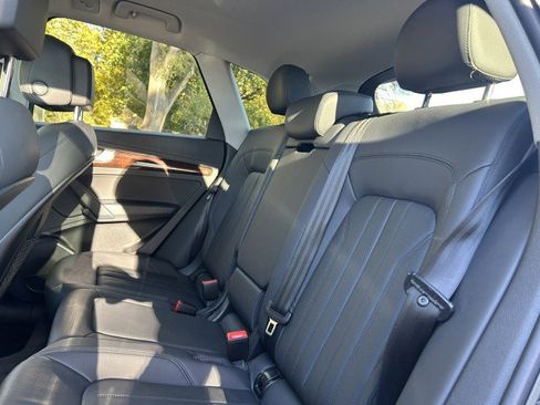 Used 2020 Audi Q5 2.0T Premium w/ Convenience Package image 21