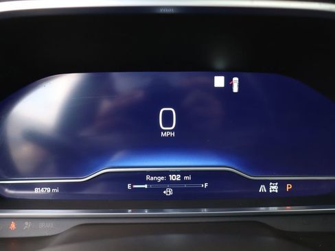 Used 2023 Chevrolet Suburban Premier image 17