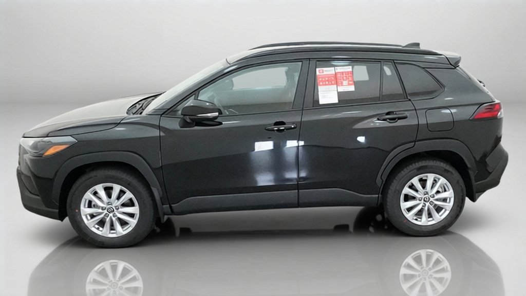 New 2026 Toyota Corolla Cross LE FWD image 32
