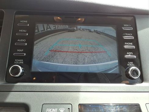 Used 2020 Toyota Sienna L FWD image 19