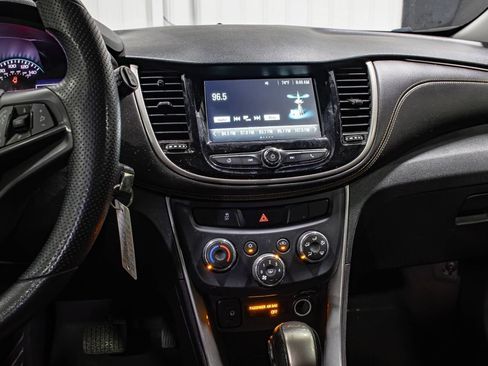 Used 2017 Chevrolet Trax LT FWD image 14