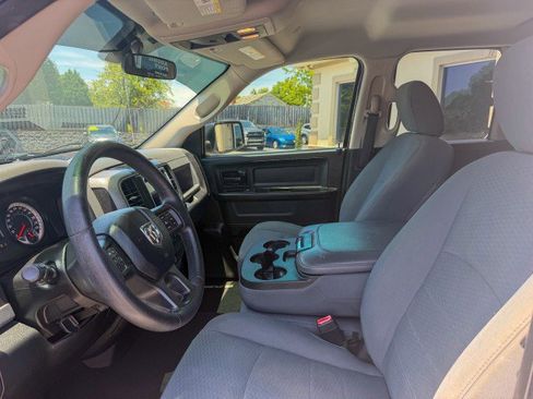 Used 2017 RAM 1500 Express RWD image 6