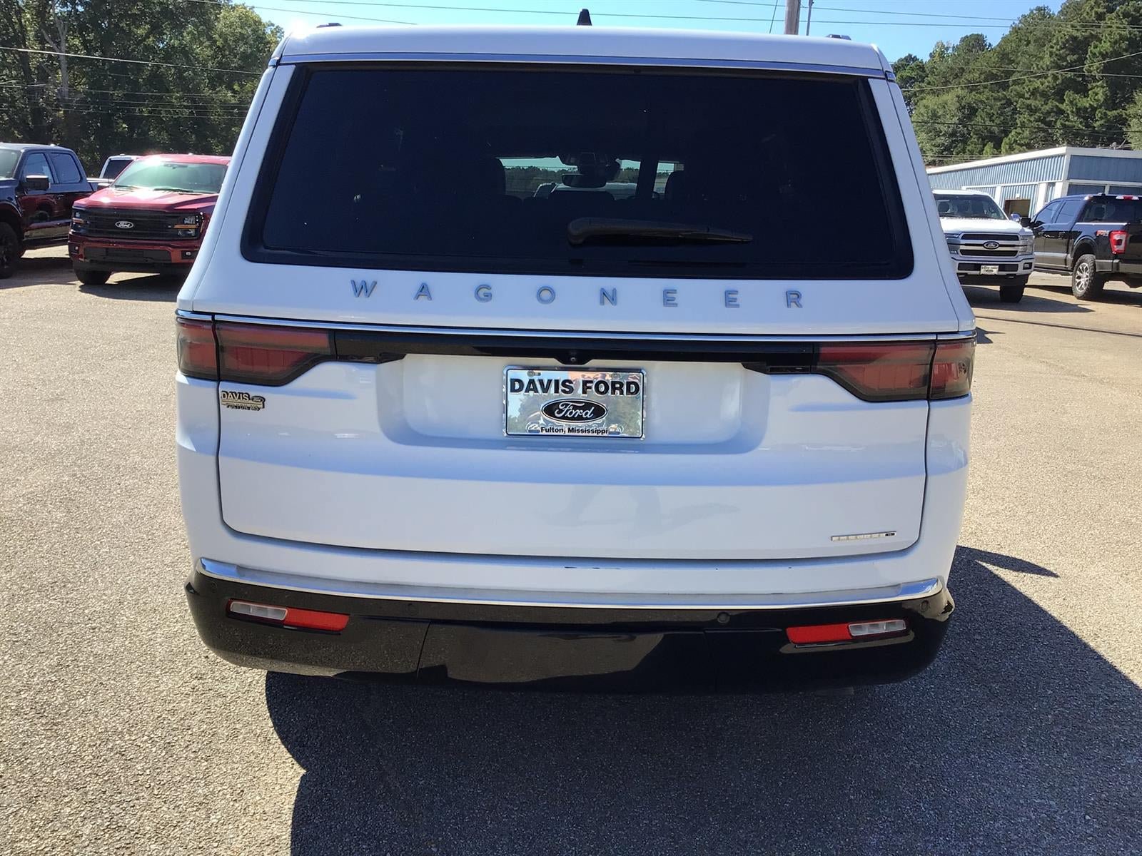 Used 2024 Jeep Wagoneer Series II w/ Flexible Seating Group AWD/4WD image 12