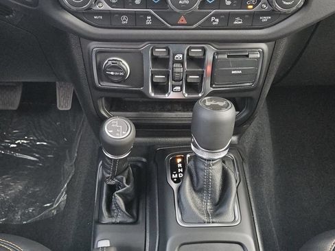 New 2026 Jeep Wrangler Unlimited Sahara AWD/4WD image 15