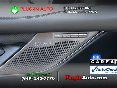 Used 2021 Jaguar F-PACE SVR image 30