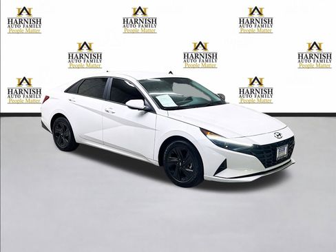 Used 2021 Hyundai Elantra SEL FWD image 3