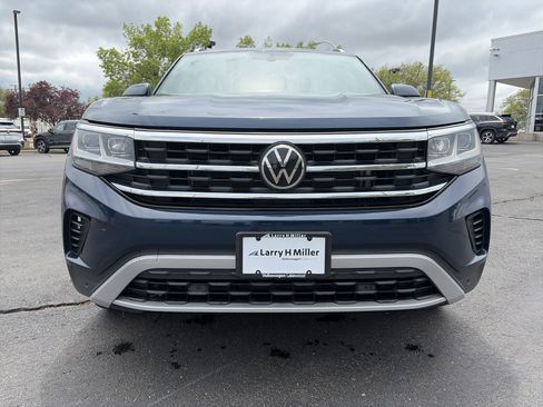 Used 2020 Volkswagen Atlas Cross Sport SE AWD/4WD image 2