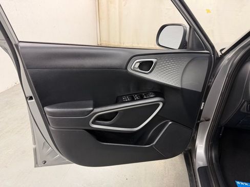 Used 2022 Kia Soul LX FWD image 17