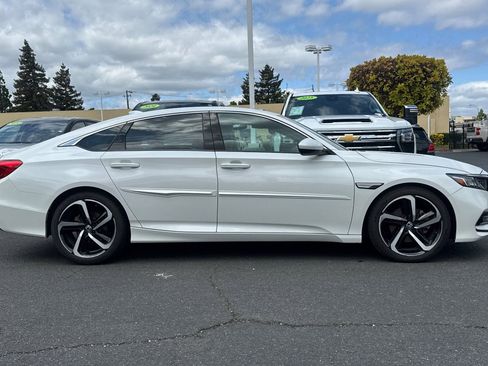 Used 2019 Honda Accord Sport image 4