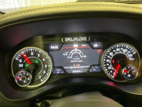 Used 2022 RAM 1500 Laramie AWD/4WD image 2