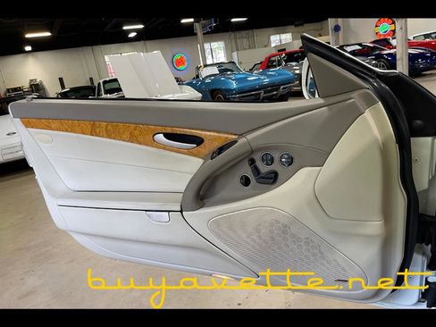 Used 2007 Mercedes-Benz SL 550 w/ Premium Pkg I image 24