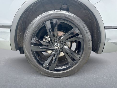 Used 2023 Volkswagen Tiguan SE R-Line FWD image 27