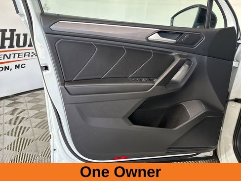 Used 2023 Volkswagen Tiguan SE R-Line FWD image 4