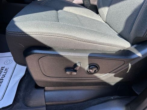 Used 2022 RAM 1500 Big Horn AWD/4WD image 10