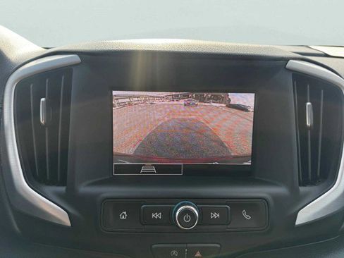 Used 2024 GMC Terrain SLE image 29