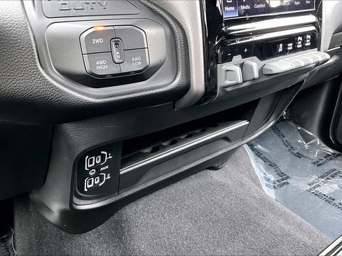 Used 2026 RAM 2500 Big Horn AWD/4WD image 32