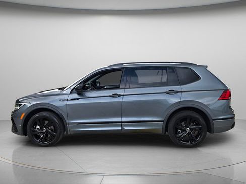 Certified 2024 Volkswagen Tiguan SE R-Line AWD/4WD image 3