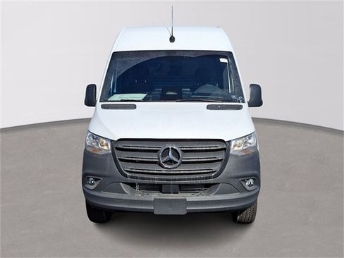 Used 2025 Mercedes-Benz Sprinter 2500 image 2