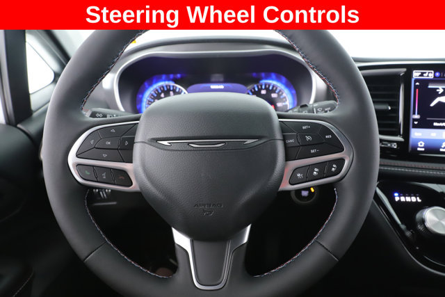 New 2027 Chrysler Pacifica Select FWD image 22