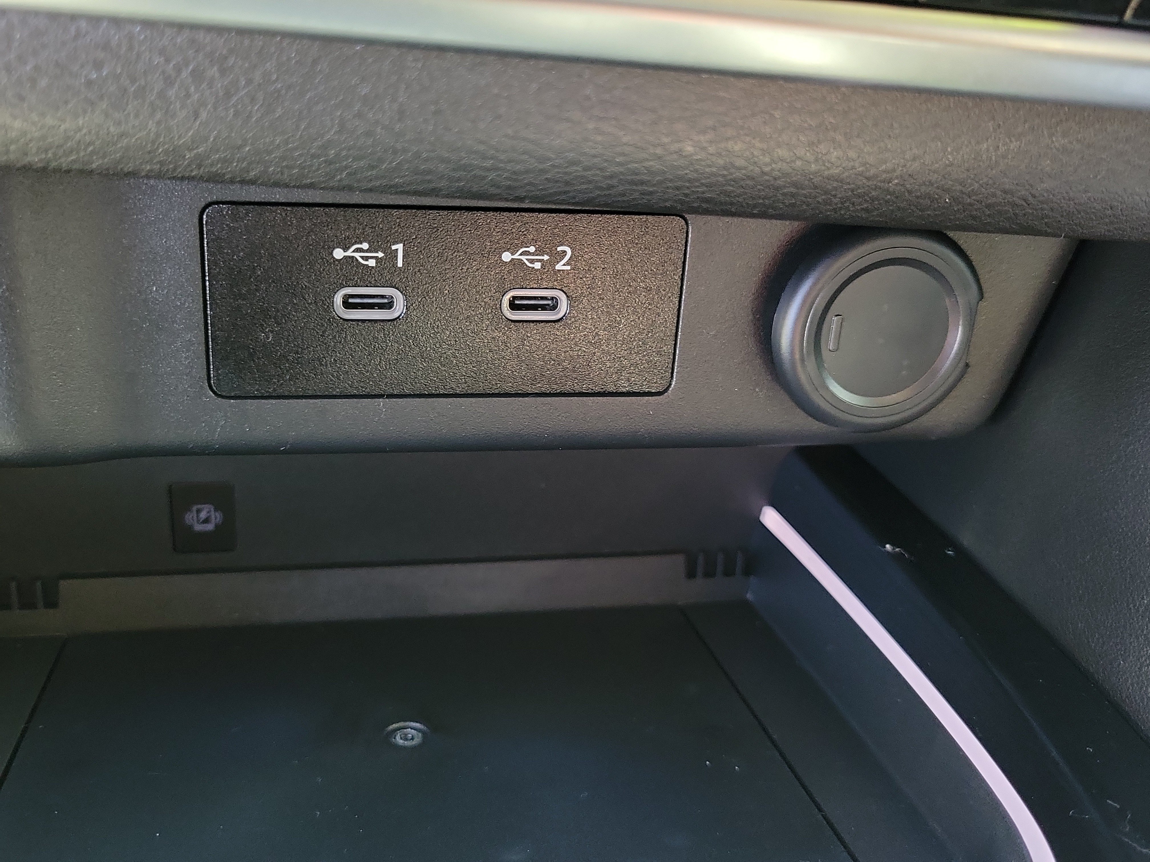 Certified 2025 Nissan Rogue Platinum w/ Platinum Premium Package FWD image 28
