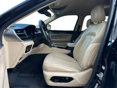 Used 2022 Jeep Grand Cherokee L Limited image 10