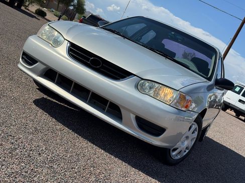Used 2002 Toyota Corolla CE FWD image 3