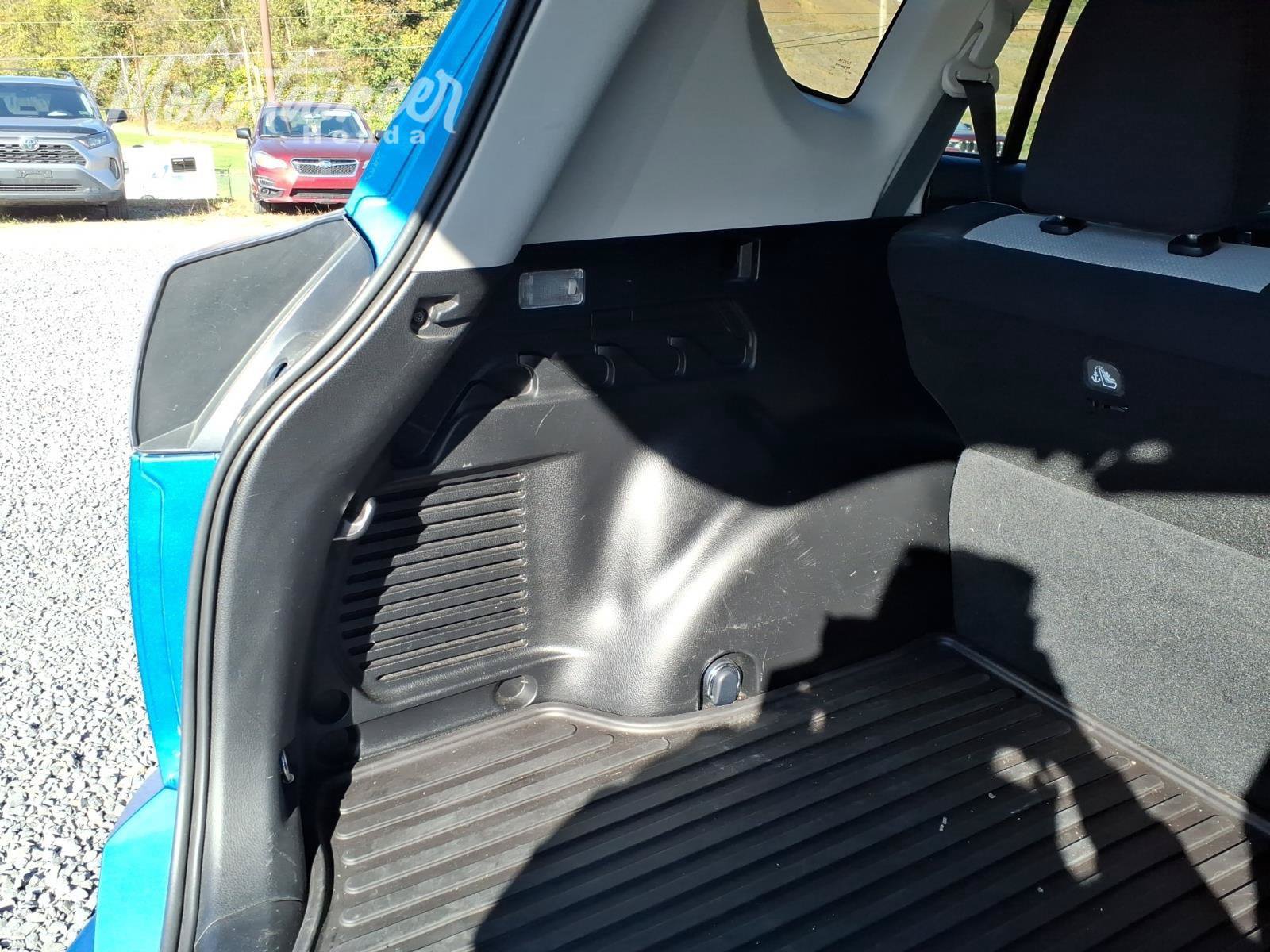 Used 2017 Toyota RAV4 XLE AWD/4WD image 23