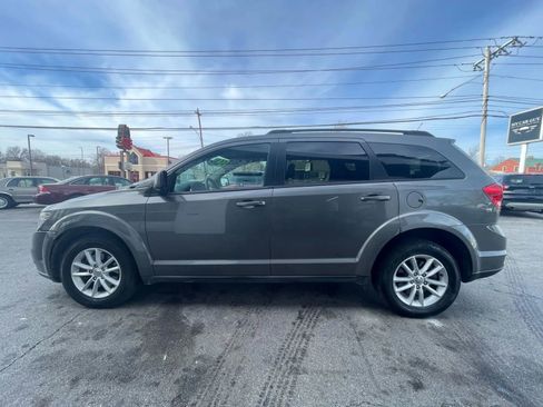 Used 2013 Dodge Journey SXT w/ Flexible Seating Group image 7