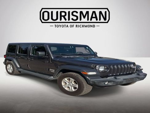 Used 2018 Jeep Wrangler Unlimited Sport S AWD/4WD image 3