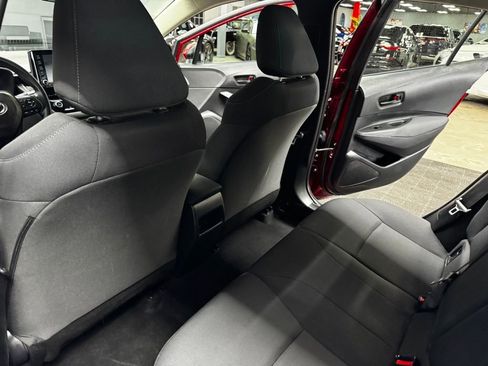 Used 2022 Toyota Corolla LE w/ Carpet Mat Package (TMS) image 40
