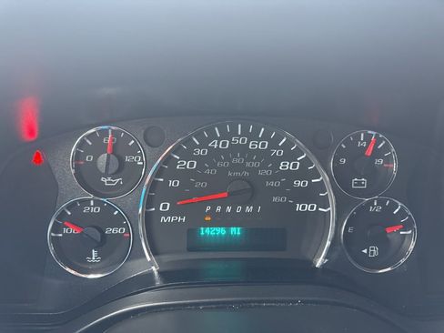 Used 2023 Chevrolet Express 2500 w/ Driver Convenience Package image 15