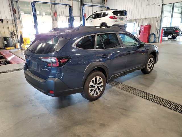 Used 2025 Subaru Outback Premium AWD/4WD image 7