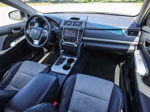 Used 2012 Toyota Camry SE w/ Leather Pkg FWD image 28